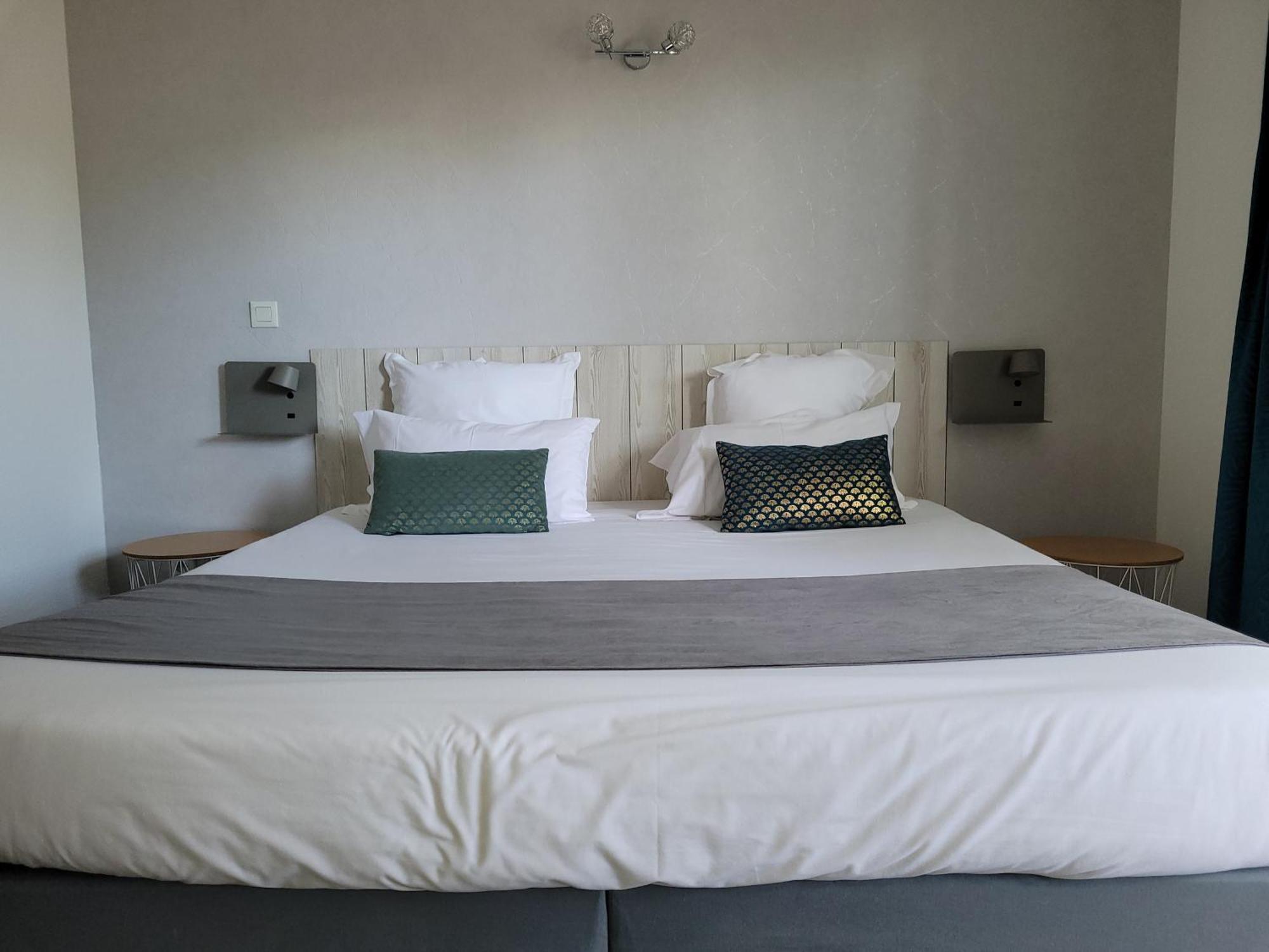 Hotel Le Vanseen Ле-Ван Екстер'єр фото