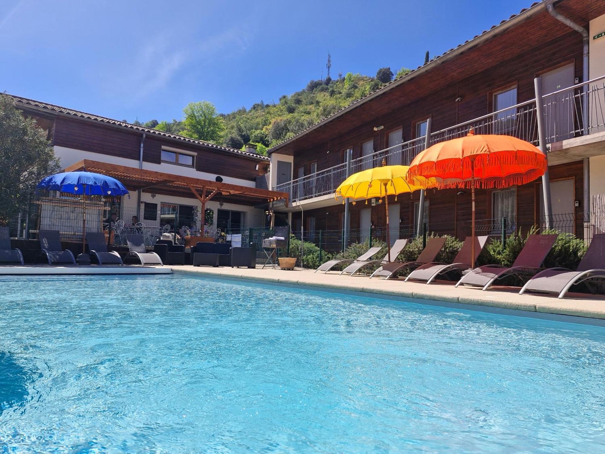 Hotel Le Vanseen Ле-Ван Екстер'єр фото